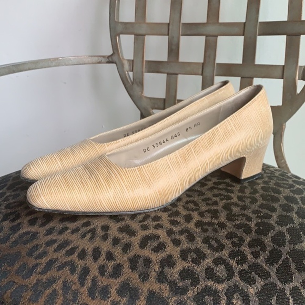 Salvatore Ferragamo Square Toe Stacked Block Heel Pumps Size 8.5 AA Width - Picture 2 of 13